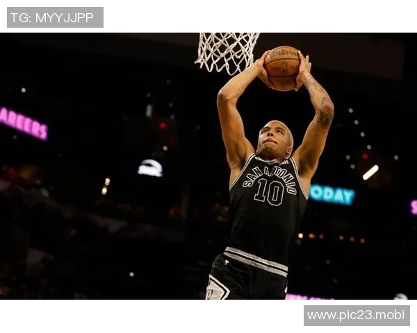 美记：索汉及其团队已获得马刺许可，可以通过交易探索新东家